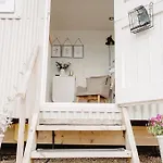The Little Yorkshire Shepherd's Hut *