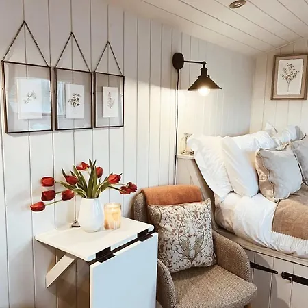 The Little Yorkshire Shepherd's Hut Apartment Elslack