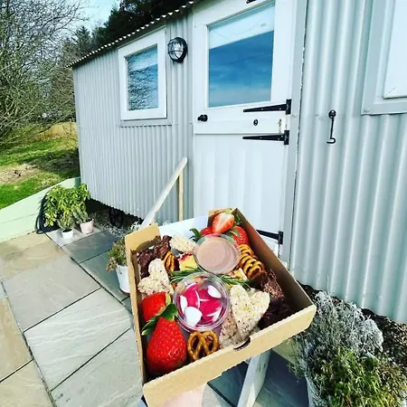 The Little Yorkshire Shepherd's Hut *